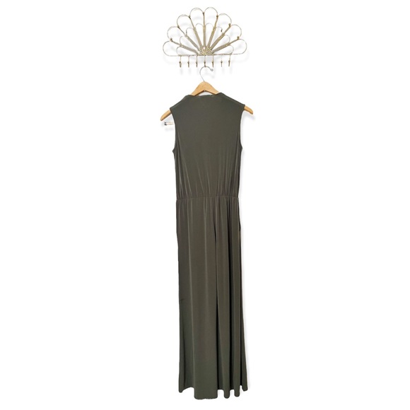 JB by Julie Brown Green Sleeveless Surplice Neckline Wide Leg Zoey Jumpsuit - Picture 2 of 3